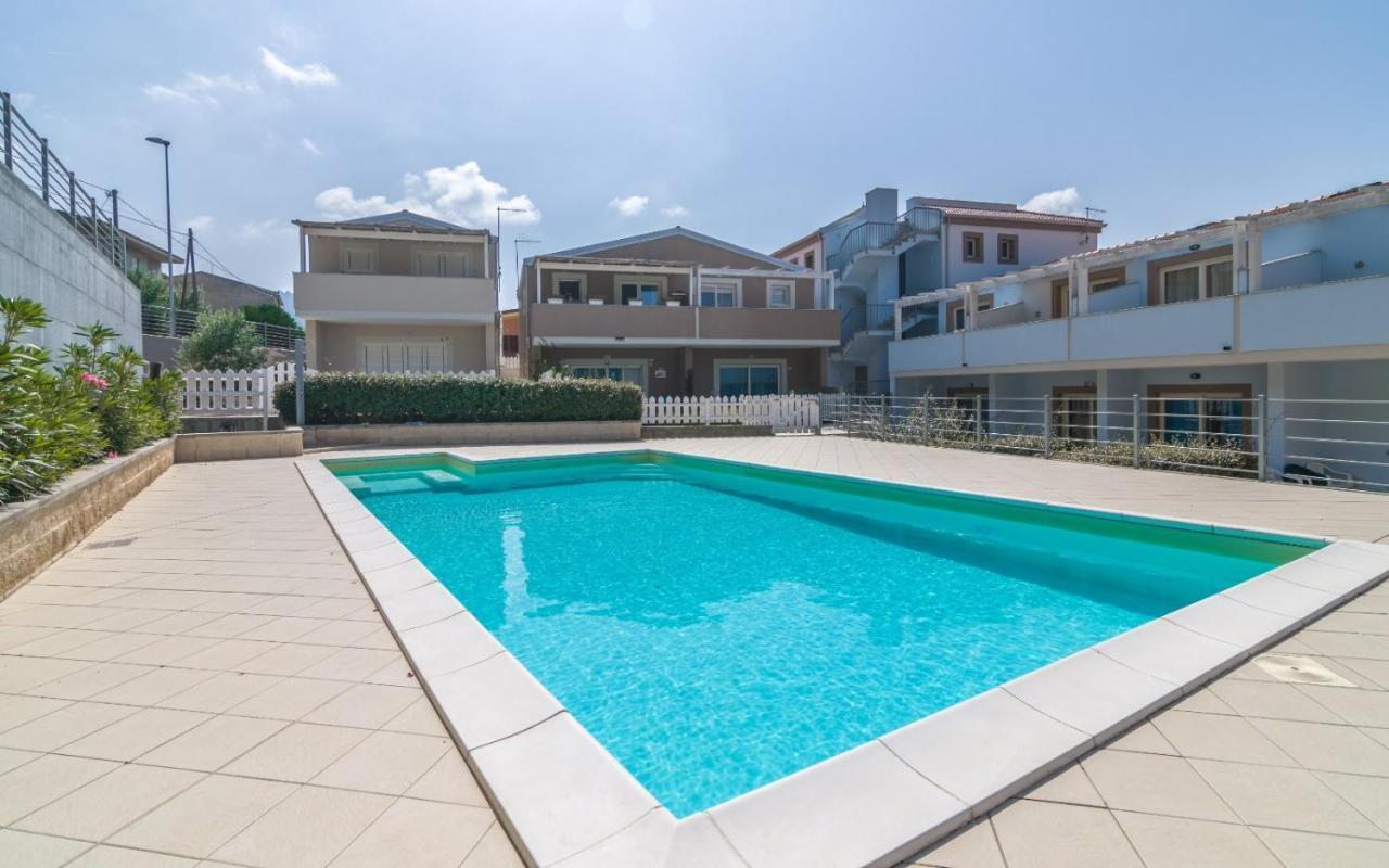 Villetta Federico Climatizzata Con Giardino Privato Viddalba Exterior photo