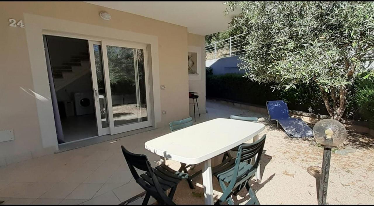 Villetta Federico Climatizzata Con Giardino Privato Viddalba Exterior photo
